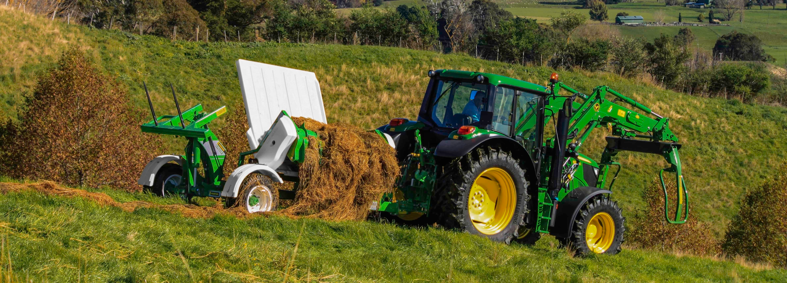 Hustler Trailed Chainless Bale Feeders