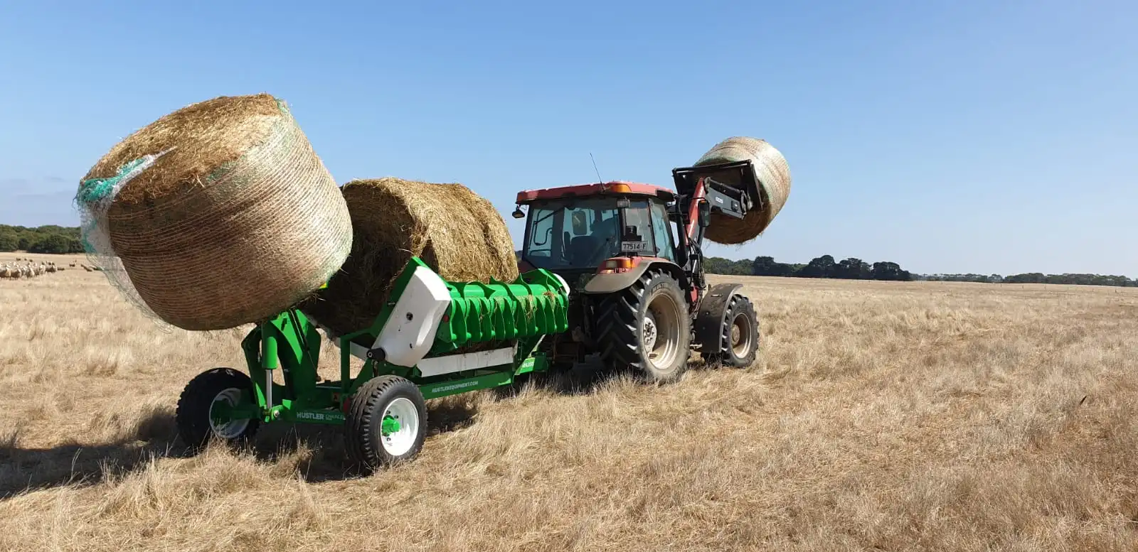 Hustler Trailed Chainless Bale Feeders