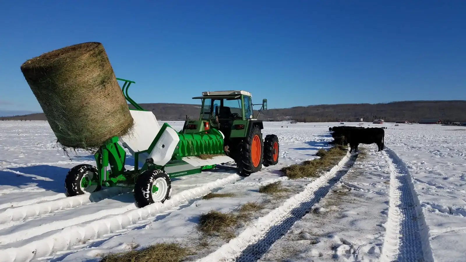 Hustler Trailed Chainless Bale Feeders