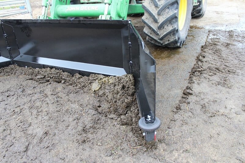 Rata Yard Scraper