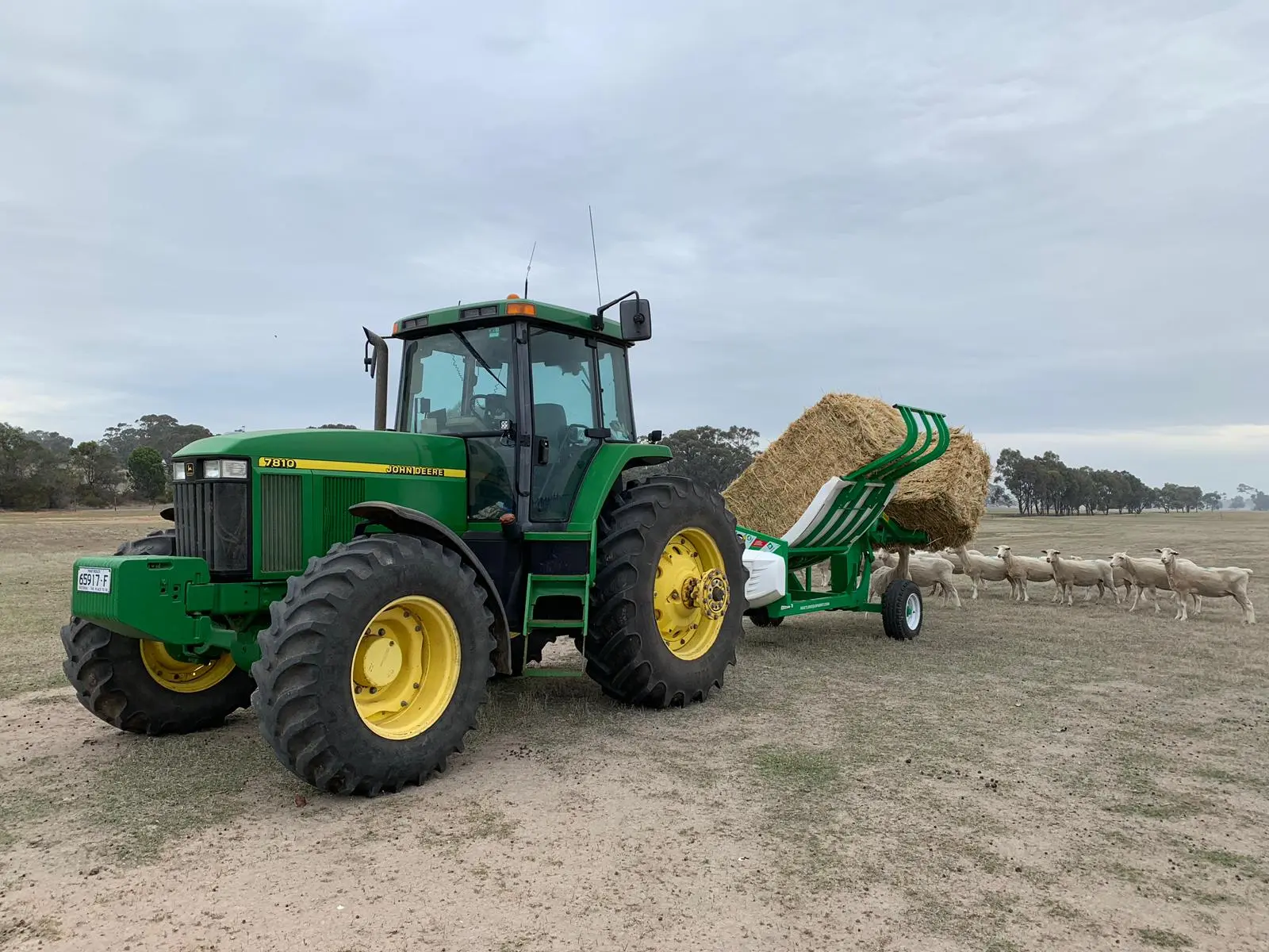 Hustler Trailed Chainless Bale Feeders