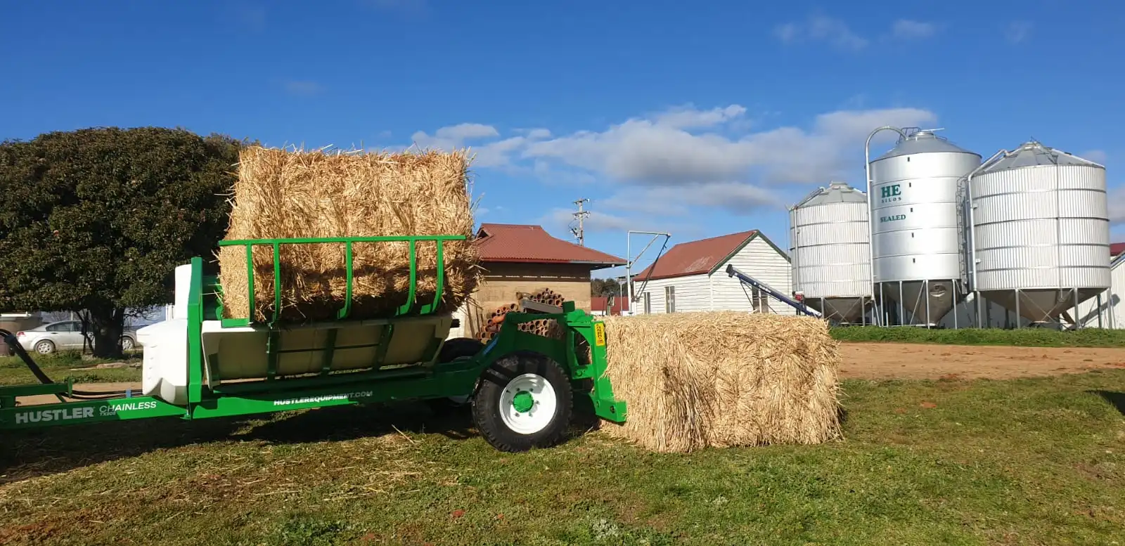 Hustler Trailed Chainless Bale Feeders